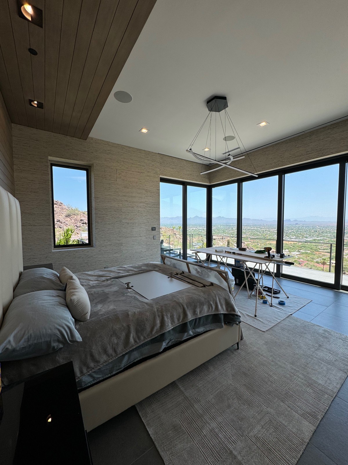 Wool wallcovering in a master suite — image 2