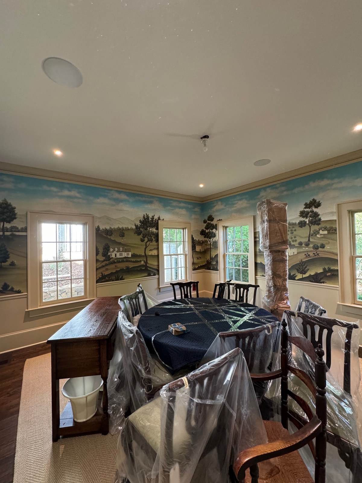 Scenic dining room — image 2