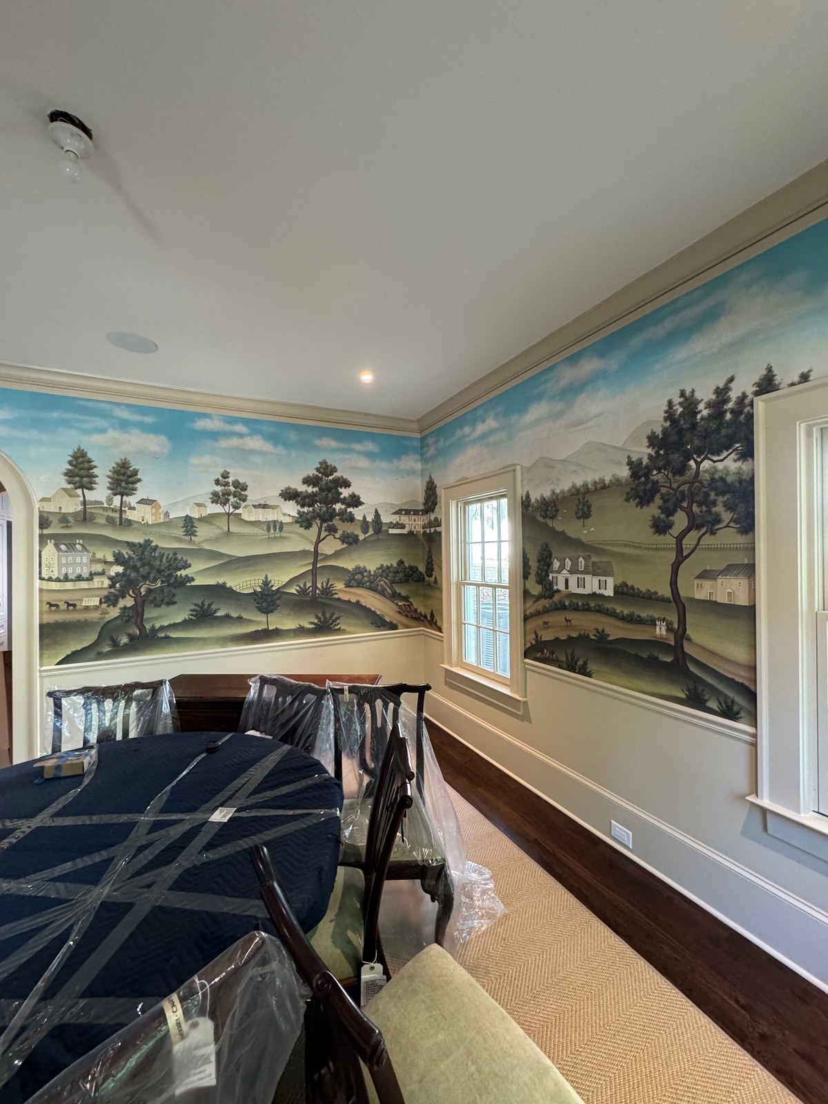 Scenic dining room — image 1