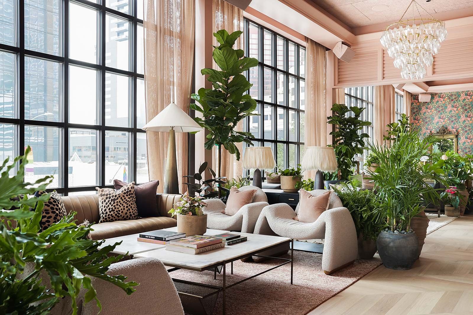 Lounge and bar wallcovering — image 1