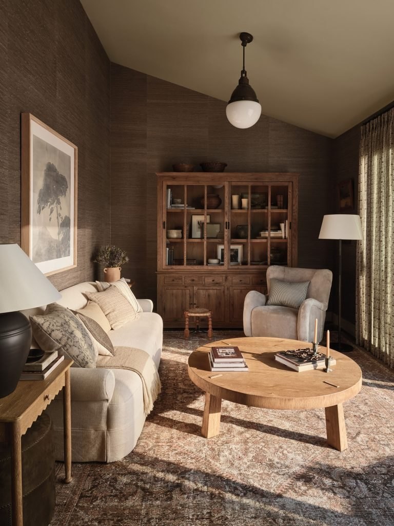 Mural and grasscloth showcase — image 3