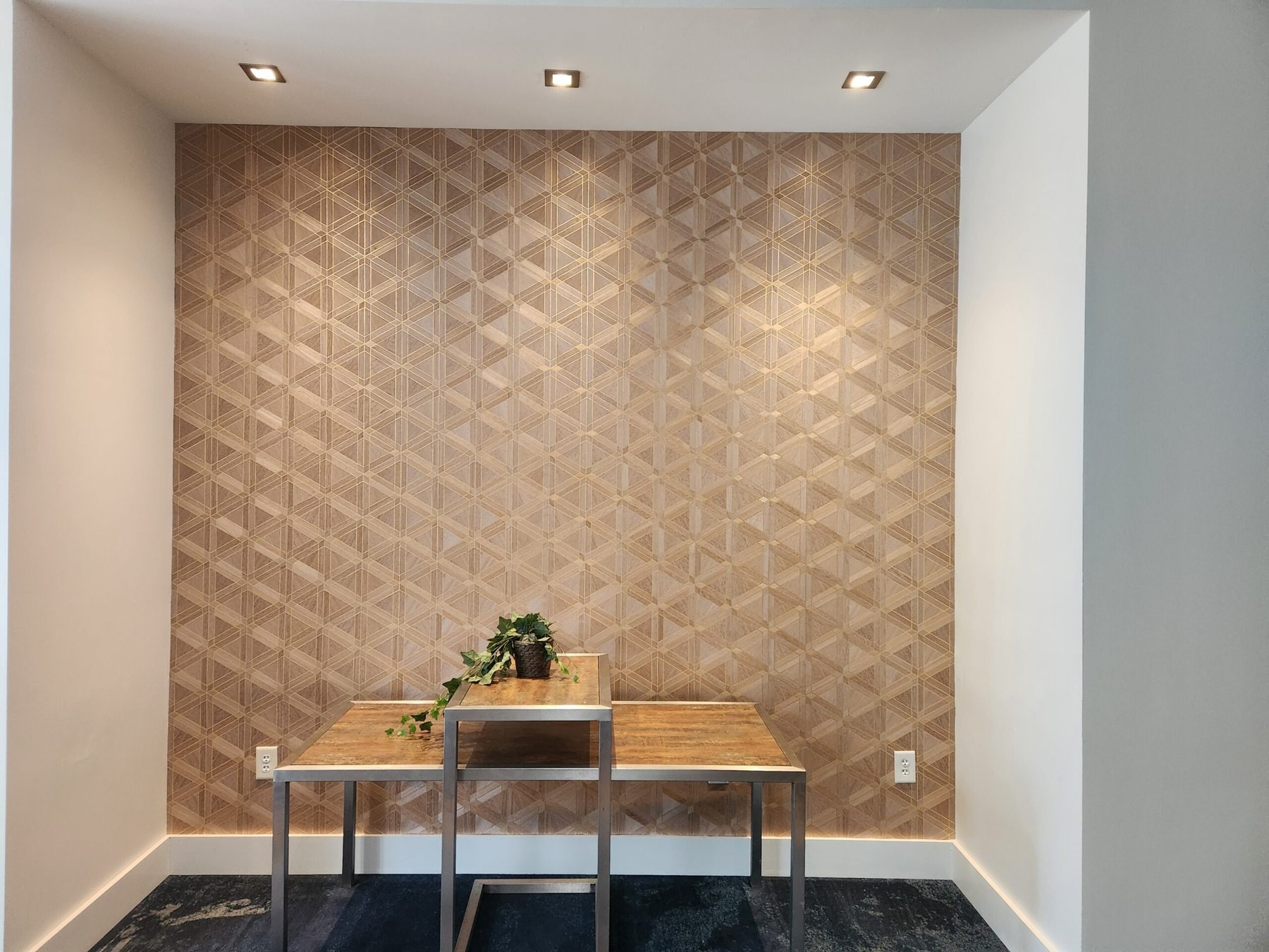 Hotel wallcoverings — image 1