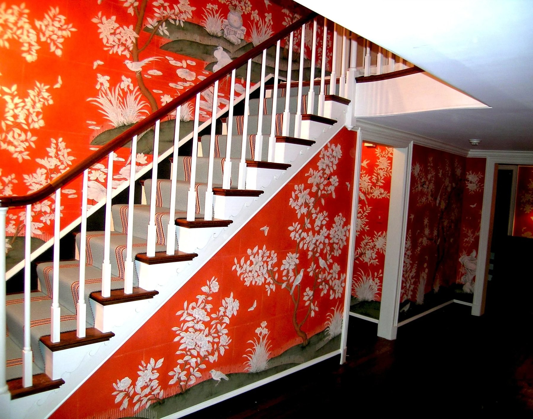 Curved scenic staircase — image 3