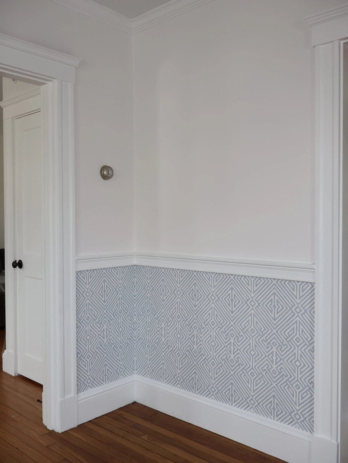 Vinyl dining room — image 1